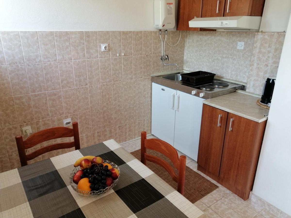 Apartment Lovely With Big Terrace In