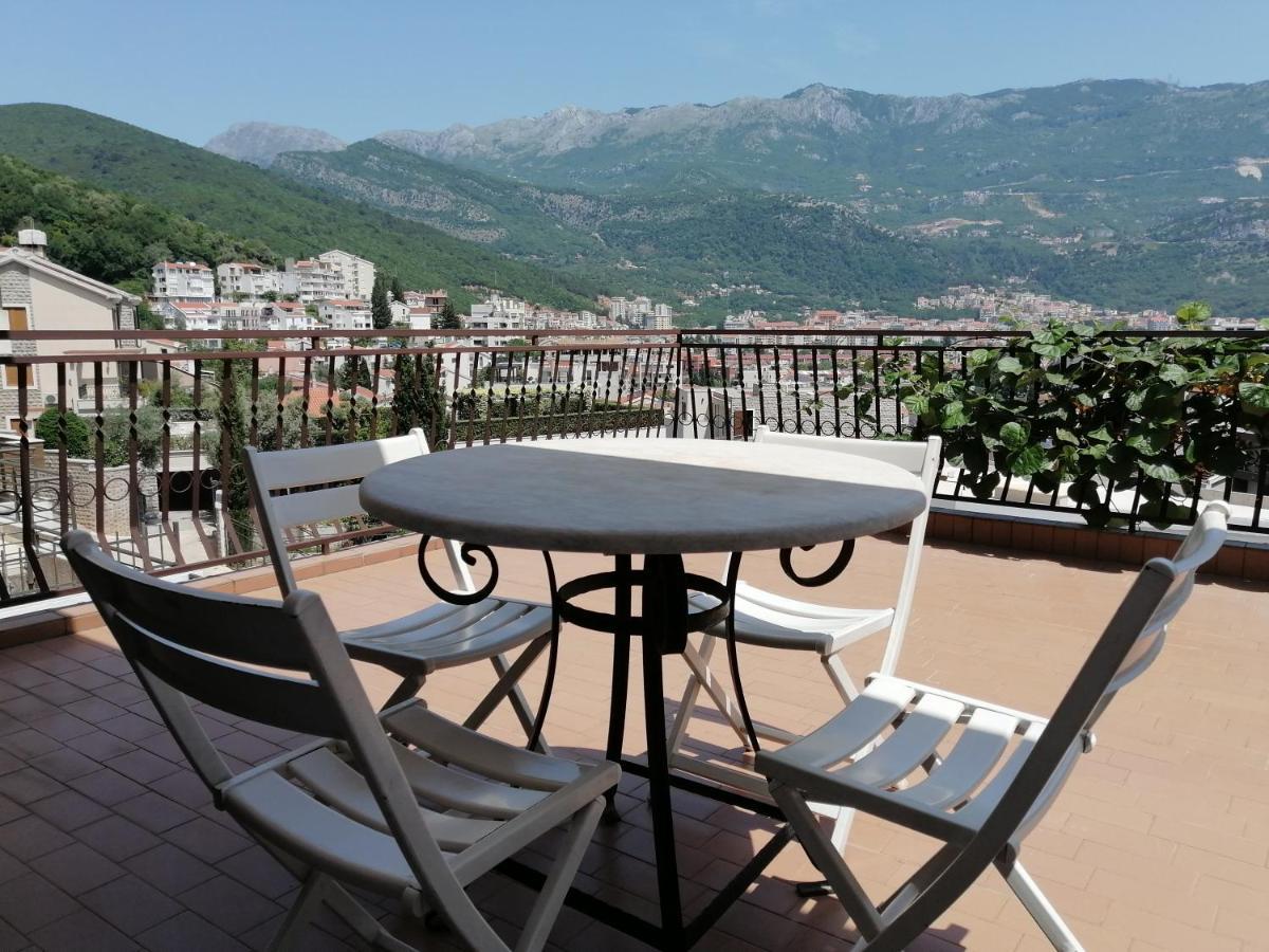 Lovely With Big Terrace In Apartment Budva