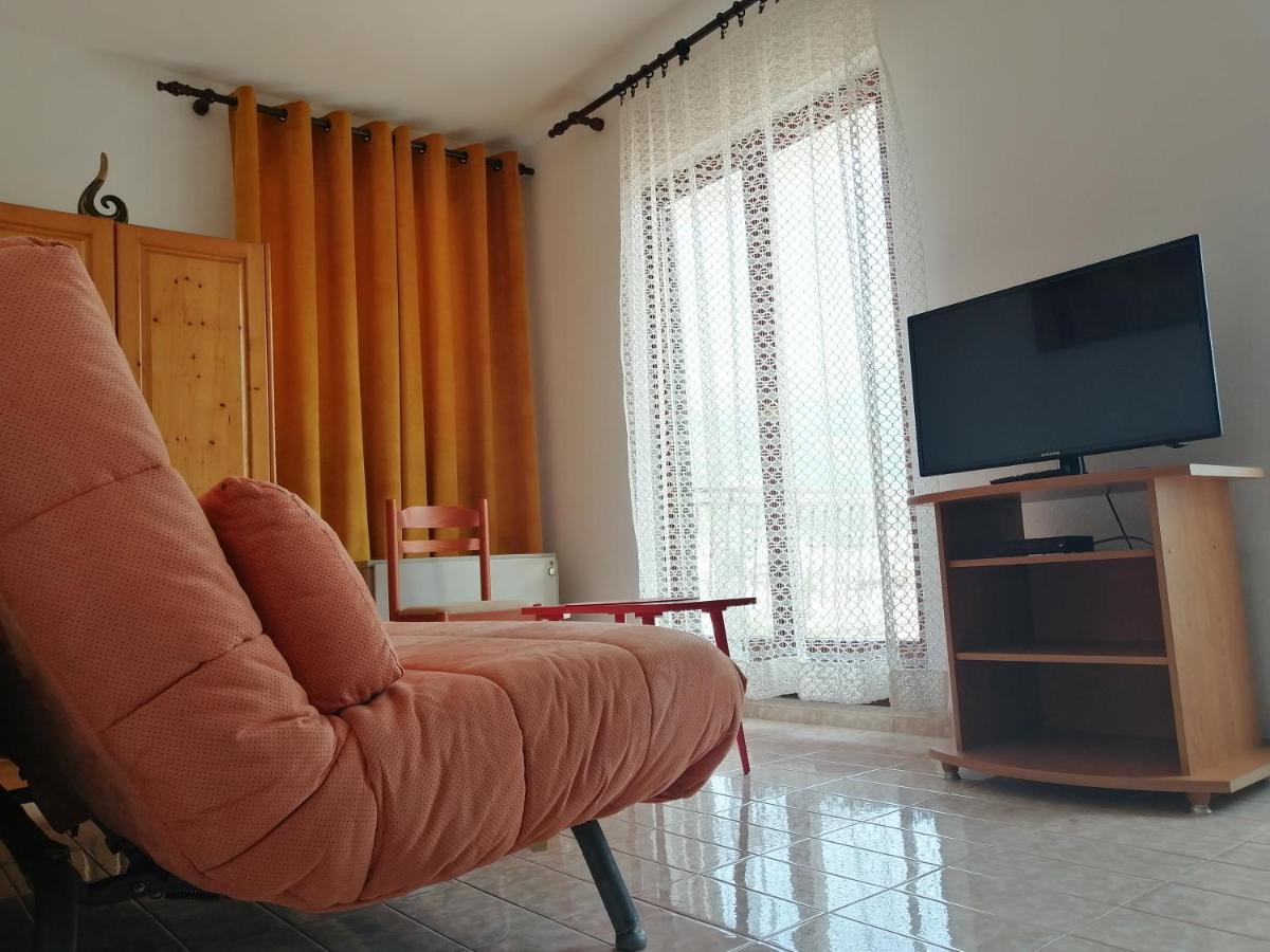 Lovely With Big Terrace In Apartment