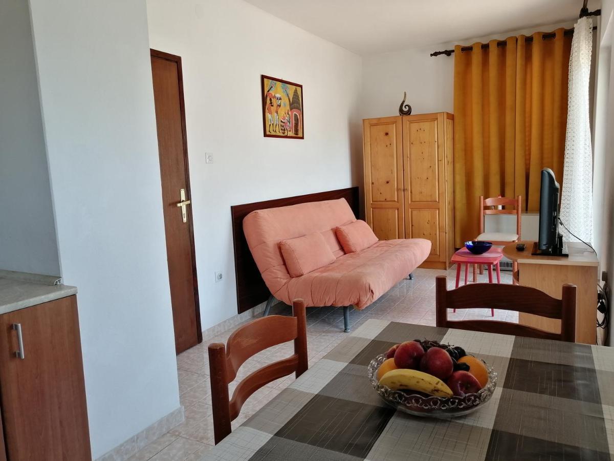 Lovely With Big Terrace In Apartment